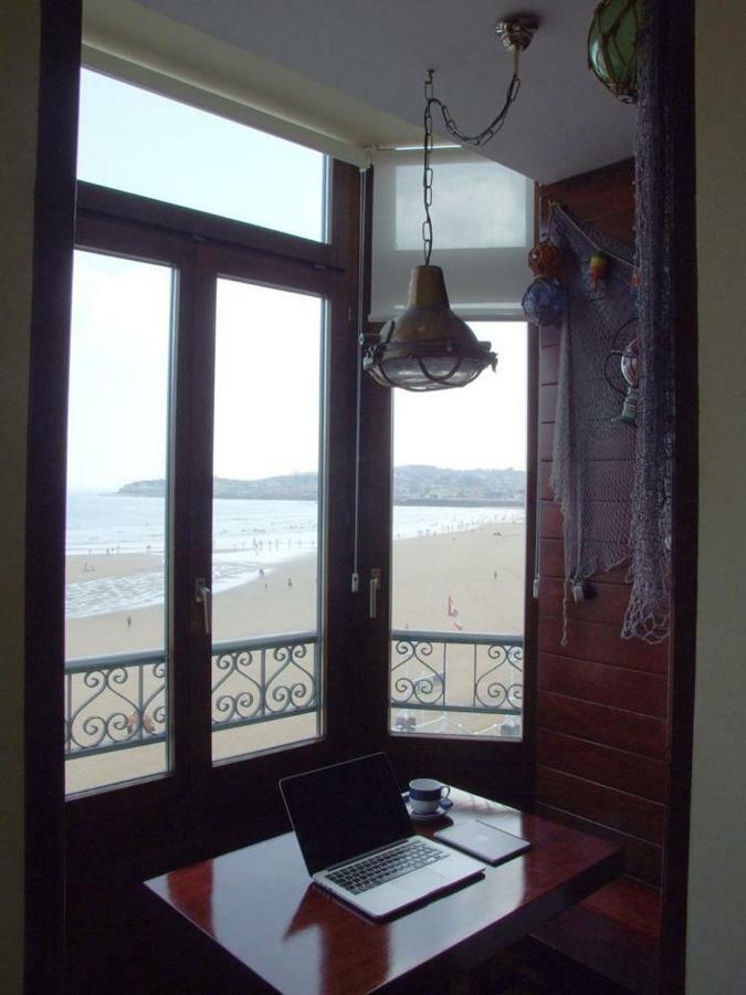 Vivienda En Gijon Frente Al Mar Villa Exteriör bild